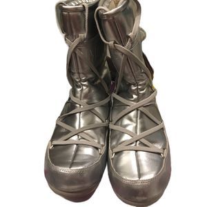 Vintage Moon Boots SILVER Metallic Womens US Size 6M 70s 80s Cottagecore Snow